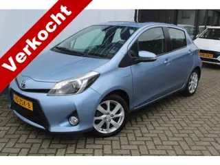 Toyota Yaris 1.5 Full Hybrid Dynamic Panoramadak l Parkeercamera l Keyless start l PDC l LM