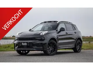 Lynk & Co 01 1.5 BLACK LINE / PANORAMA DAK / 360 CAMERA / CARPLAY / STOELVERWARMING