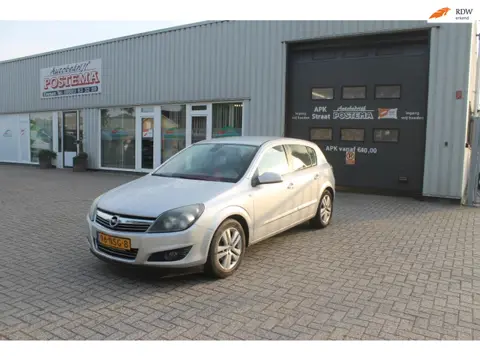 Opel Astra 1.6 Essentia