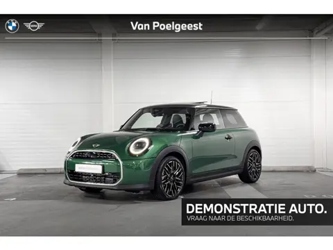 MINI 3-Deurs C Favoured | Pakket M | Panoramadak | Harman/Kardon | Head-Up Display |