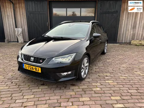 Seat Leon ST 1.8 TSI FR Connect, AUTOMAAT, TREKHAAK ,HALF LEER,MOOIE VELGEN.
