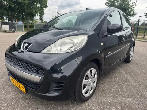 Peugeot 107 1.0-12V Millesim 2011 airco 5d