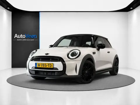 Mini 3-Deurs 1.5 Cooper Business Edition (LED, STOELVERWARMING, NAVI, 17 INCH)