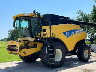 New Holland CR 980 combine (bj 2006)