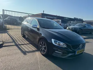 Volvo V60 2.0 D4 R-DESIGN