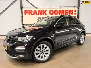 Volkswagen T-Roc 1.0 TSI 110PK Style Business + Trekhaak|Adaptive cruise|Apple|Android|DAB|Climate|L