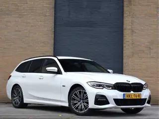 BMW 3 Serie Touring 320e M Sport PHEV | Live Cockpit Pro | Comfort Access | Shadow Line