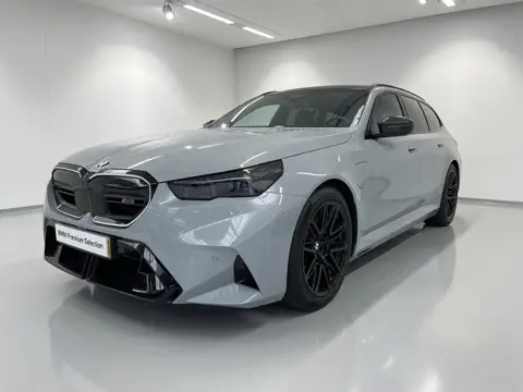 BMW M5 Touring M5 | 2026 | M Driver's Pack | Trekhaak | Alcantara Hemel | Panorama | Driving Assista