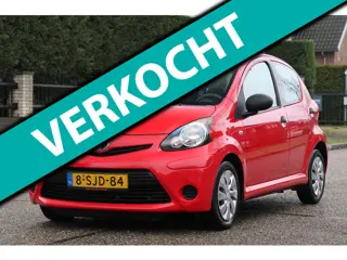 Toyota Aygo 1.0 VVT-i Now | AIRCO | 5-DEURS | NAP | ZEER MOOIE DEALER ONDERHOUDEN AUTO |