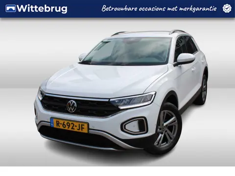 Volkswagen T-Roc 1.0 TSI 110pk Life 75 Edition / Navigatie by APP / Virtual cockpit / Camera / Park 