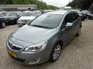 Opel Astra Sports Tourer 1.4 Cosmo airco cruise control trekhaak
