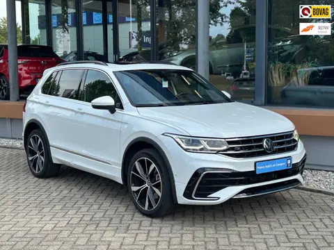 Volkswagen TIGUAN 1.4 TSI eHybrid R-Line Business / PANO / TREKHAAK /