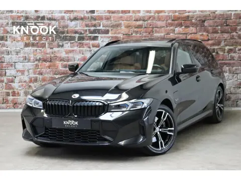 BMW 3-serie Touring 330e High Executive M Sport Pakket Automaat / SoH 98% / Facelift / Widescreen / 