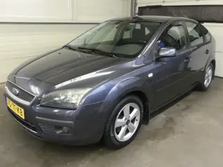Ford Focus 1.6-16V Futura - Trekhaak - Airco - APK Juli 2027