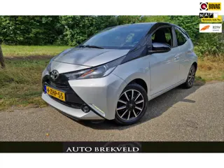 Toyota Aygo 1.0 VVT-i x-play 69PK | Rijklaar | Camera | Cruise | Elektrisch pakket | Airco | LMV | N