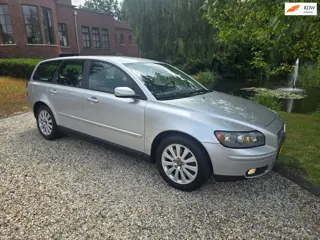 Volvo V50 2.5 T5 AWD Summum LEER AIRCO TREKHAAK