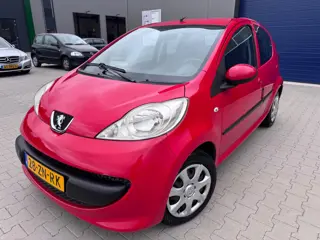 Peugeot 107 1.0-12V XS 111 duizend km nap!!!