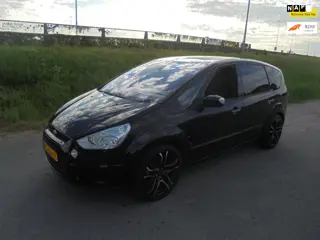 Ford S-Max Ford S-max 2.0 benzine 7 persoons airco lmv trekhaak
