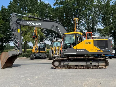 Volvo EC250E 900 UUR/HOURS !! LIKE NEW (bj 2023)