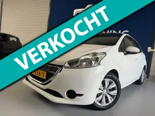 Peugeot 208 1.2 VTi Active / bj.2014 / kleur: wit / airco / navigatie / cruise control /etc. NAP met