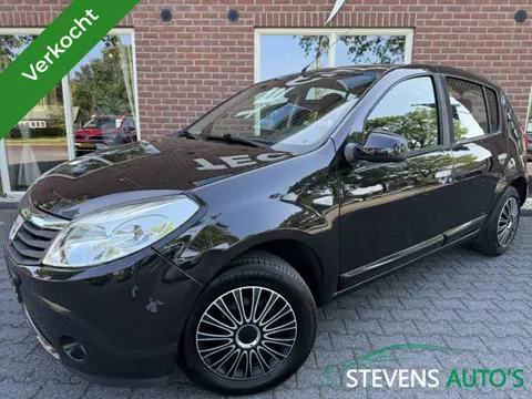 Dacia Sandero 1.2 Lauréate VERKOCHT! NIEUWE APK / RIJDT GOED