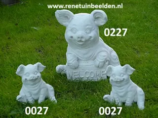 Welcome varken met twee kleine varkens.nr 0227 + 0027 +0027.