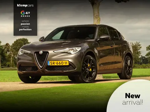 Alfa Romeo Stelvio 2.0 T AWD Velocest. | Carplay!! | Flippers | Uniek-netjes!