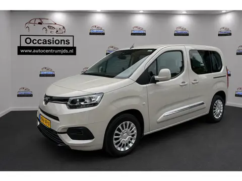 Toyota PROACE CITY VERSO 1.2 Turbo Professional