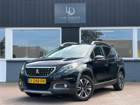 Peugeot 2008 1.2 PureTech / Pano / Navi / Leder / 131 PK