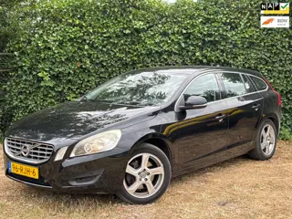 Volvo V60 2.0T NETTE AUTO/RIJDT GOED/203PK/TOP ONDERHOUDEN!!
