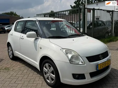 Suzuki Swift 1.3 Base Carplay stoelverwarming airco elektrische ramen cv op afs