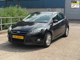 Ford Focus 1.0 EcoBoost Titanium Navi! LM velgen! PDC! NAP! 1 jaar APK!
