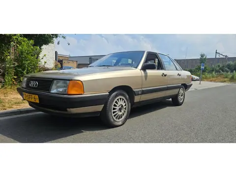 Audi 100 1.8 4+E