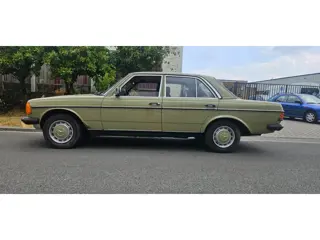 Mercedes-Benz 200-280 (W123) 200 D
