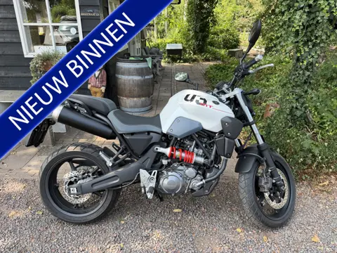 Yamaha MT-03 (bj 2012)