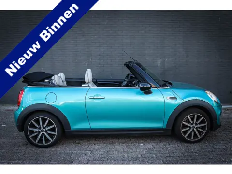 MINI Cabrio 1.5 Cooper Chili Serious Business Net binnen-Nu al te bezichtigen