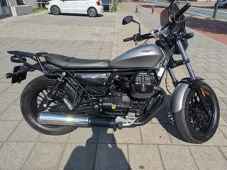 Moto Guzzi V9 BOBBER (bj 2017)