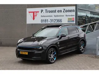 Lynk & Co 01 1.5 Panoramadak/360 graden Camera/Keyless/Lane assist/Adaptive cruise control/Apple car