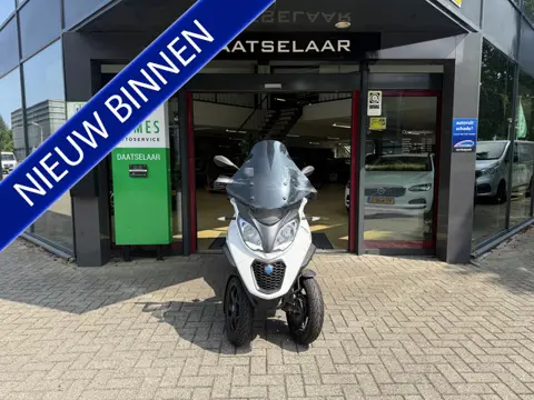 Piaggio 400 MP3 HPE Sport (bj 2022, automaat)