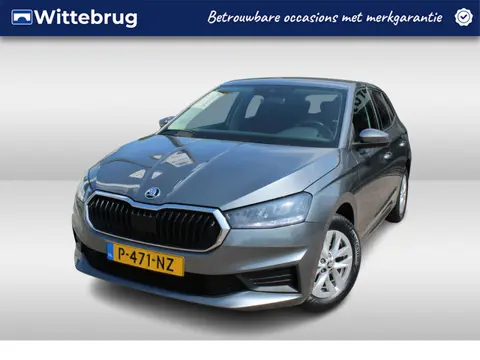 Škoda Fabia 1.0 TSI 95pk Ambition / Navigatie / LM 15 inch / LED / Parkeersensoren A / APP Connect