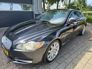 Jaguar XF 2.7 D V6 Luxury display valt uit (bj 2008)
