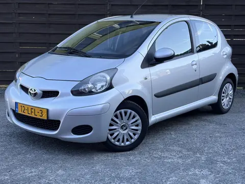 Toyota Aygo 1.0-12V Comfort / EL-ramen / NAP (bj 2010)