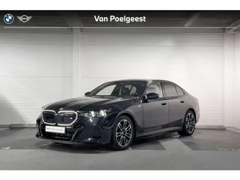 BMW i5 Sedan M60 xDrive 84 kWh | M Sport Pro | Innovation Pack | Travel Pack | Comfort Pack | Trekha