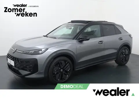 Volkswagen T-Roc 1.5 eTsi 150pk R-Line First Edition | Panoramadak | LED Matrix | Elektr. achterklep