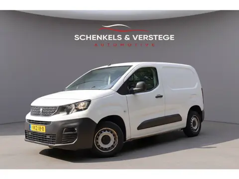 Peugeot Partner 1.2 PureTech Premium / Navigatie / PDC / Airco / Cruise /