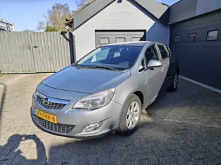 Opel Astra 1.4 Turbo Cosmo,Cruise control,Parking system,Navi,Isofix,Airco,Automaat