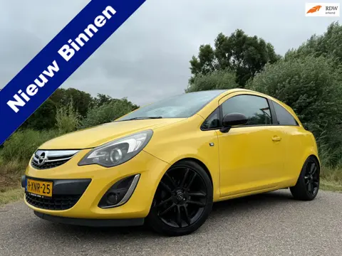 Opel Corsa 1.4-16V BlitZ | Navi | 2e Eigenaar | Stuur-/Stoelverwarming | 17" Velgen | H-Leder | Navi