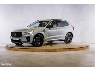 Volvo XC60 2.0 T8 Plug-in hybrid AWD Plus Black Edition Facelift | Zwenkbare trekhaak | Panorama dak