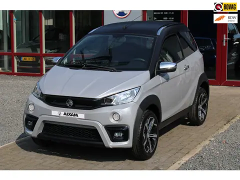 Aixam Brommobiel e Crossover Premium CAMERA PDC WEBASTO STANDKACHEL SLECHTS 3635 KM