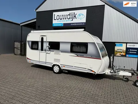 HOBBY On Tour 470 UL ’17 (Mover, Enkele bedden)